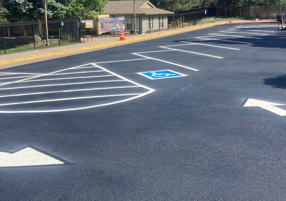 Asphalt Parking Lot Sealcoating Services